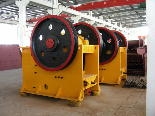 30Kw PE400*600の移動式円錐形の粉砕機、第一次砕石機36 24