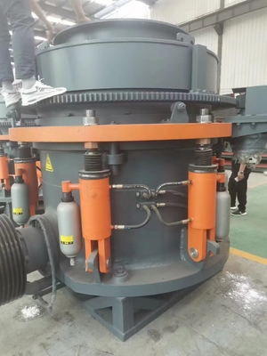 採鉱する250Kw油圧装置440 TPH HP300の円錐形の粉砕機を押しつぶす