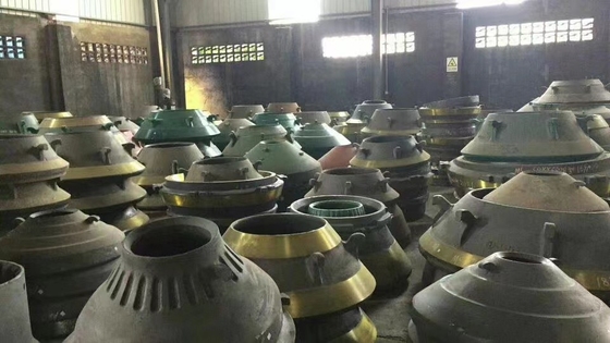 合金鋼の砕石機の予備品PE600*900の顎粉砕機の摩耗の版
