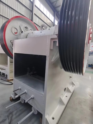 110Kw顎のタイプ石の粉砕機の高容量PE750*1060 380Vの石造りの円錐形の粉砕機機械