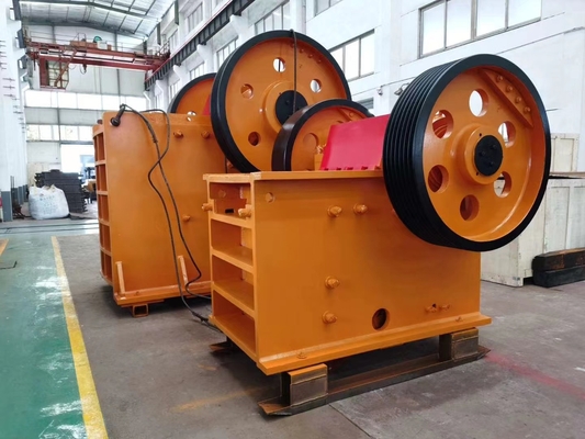 機械PE500*750黄色い白い押しつぶす55Kw堅い花こう岩の小さい石