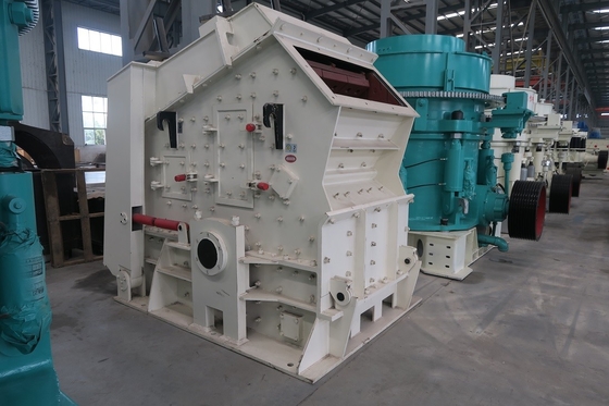 横の影響のドロマイトを押しつぶす砕石機機械200Kw PF1315二次石切り場