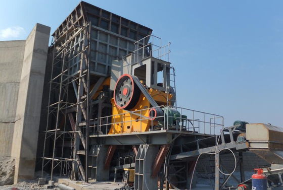 新しいディーゼル川の砕石機ACモーター花こう岩の石の金鉱山の石の粉砕機