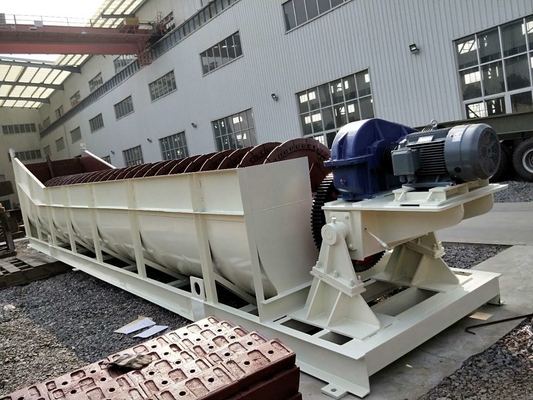 11KW*2砂のふるいの振動スクリーン機械240 TPH砂利ねじ螺線形の大容量