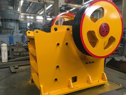 30Kw PE400*600の移動式円錐形の粉砕機、第一次砕石機36 24